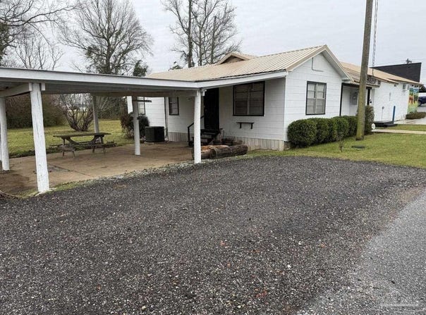 7540 Hwy 97, Walnut Hill, FL 32568