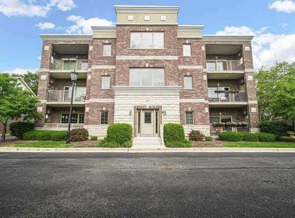 405 W Pierce Road, Itasca, IL 60143
