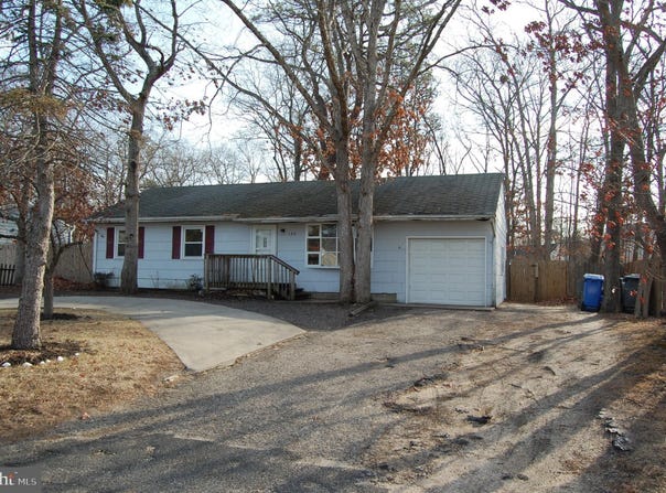 135 NAUTILUS DRIVE, MANAHAWKIN, NJ 08050