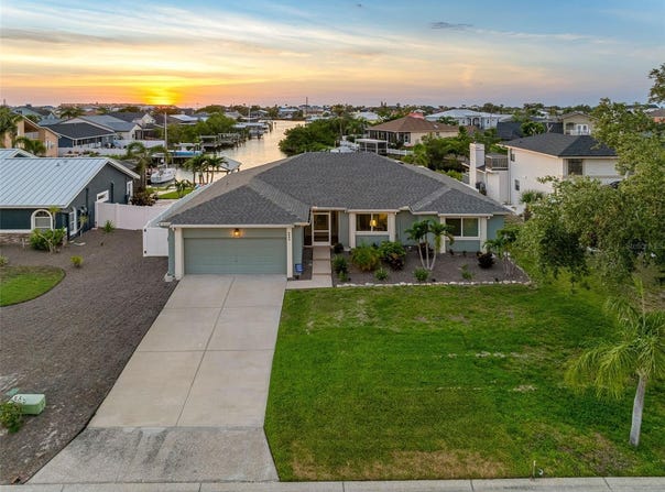 6604 DOLPHIN COVE DRIVE, APOLLO BEACH, FL 33572