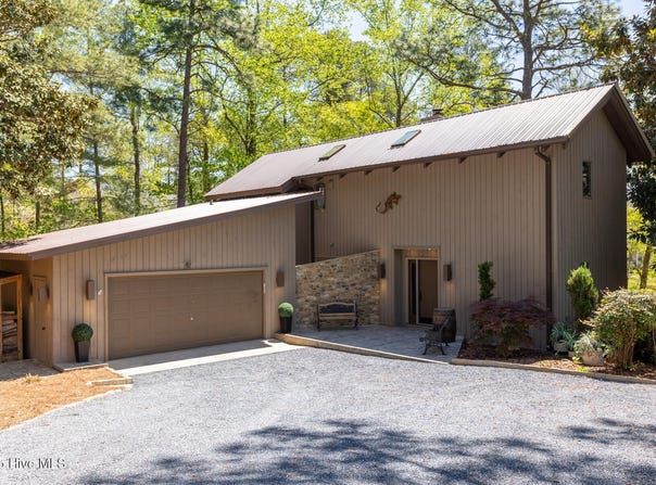 105 Tucker Court, West End, NC 27376