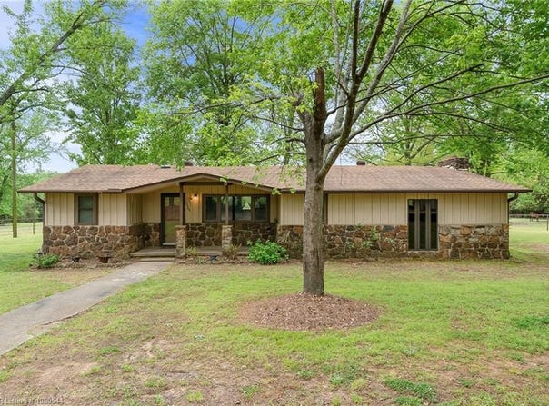 10549 Winn Mountain  PL, Mountainburg, AR 72946