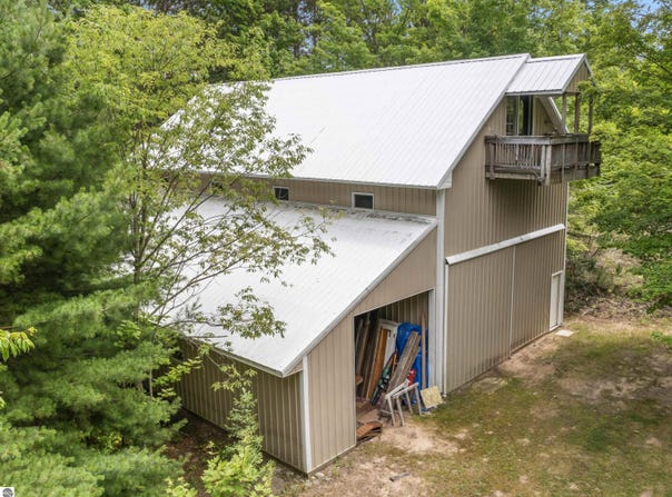 VL-17634 Litzen Road, Copemish, MI 49625