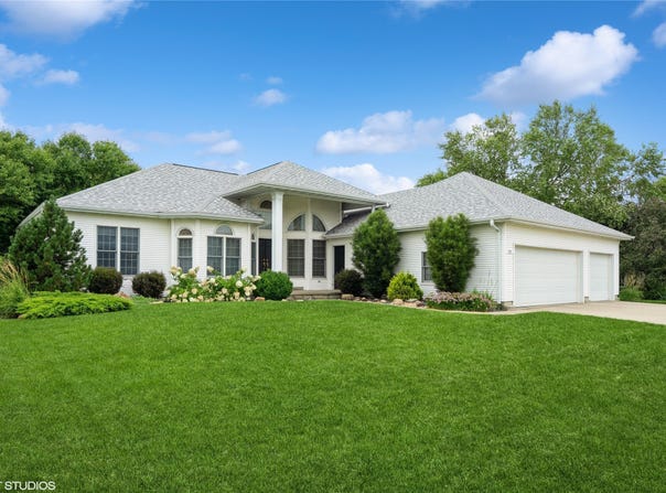1915 Prairie Street, Grinnell, IA 50112