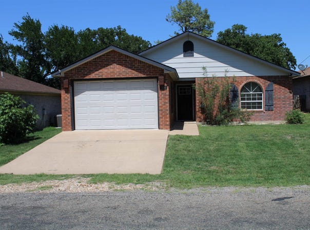 1916 McArthur Avenue, Kingsland, TX 78639