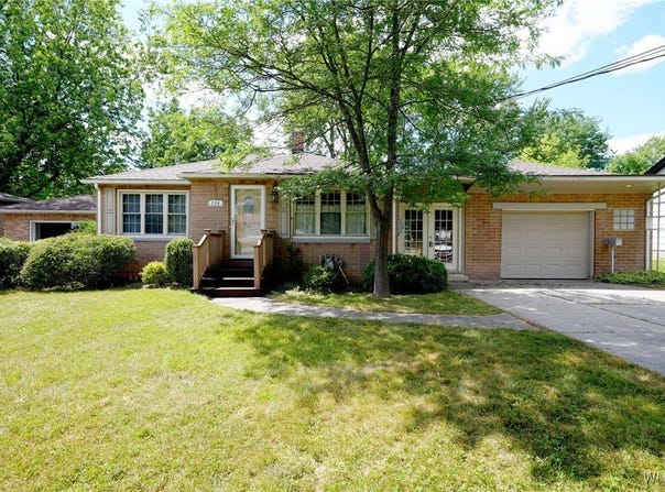 236 N Harvest Street, Amherst, NY 14221