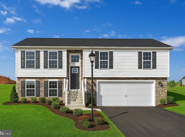 1656 FALCON LANE, CHAMBERSBURG, PA 17202