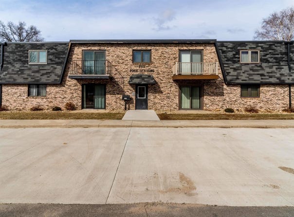 809 3rd Street, Reinbeck, IA 50669