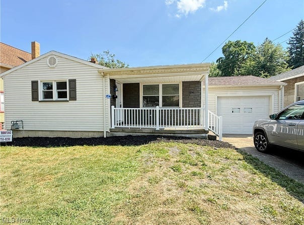 2577 E Midlothian Boulevard, Struthers, OH 44471