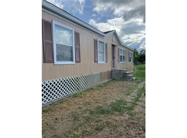 1100 Naranjo Street, Sinton, TX 78387