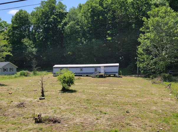 8658 Hwy 421 S, Trade, TN 37691
