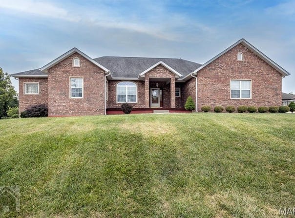 220 April Drive, St Robert, MO 65584