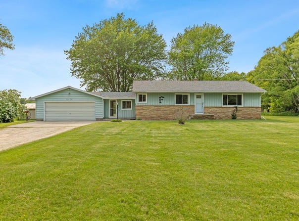 1160 S Greenville Road, Greenville, MI 48838