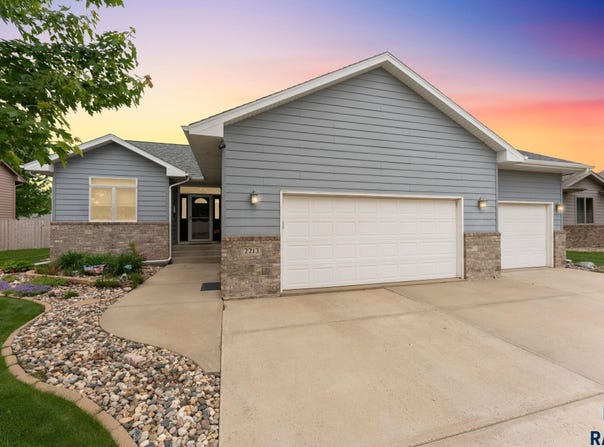 2213 S Purdue Ave, Sioux Falls, SD 57106