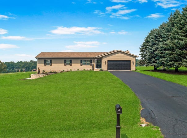 24-100 Shenandoah, LAKE CARROLL, IL 61046