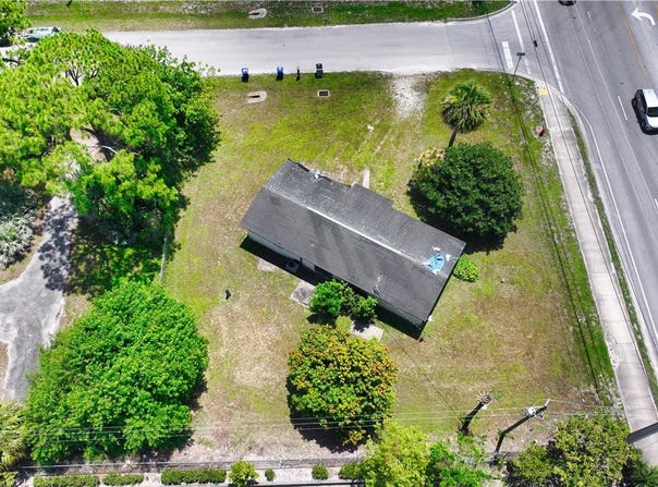 1056 9th Street SW, Vero Beach, FL 32962