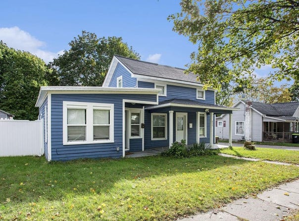 211 E Coffren Avenue, Greenville, MI 48838