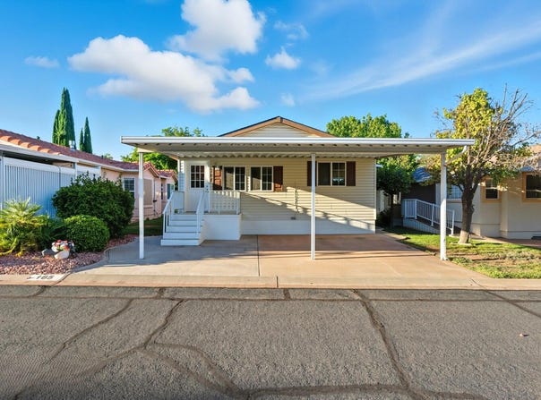 180 N 1100 E, Washington, UT 84780