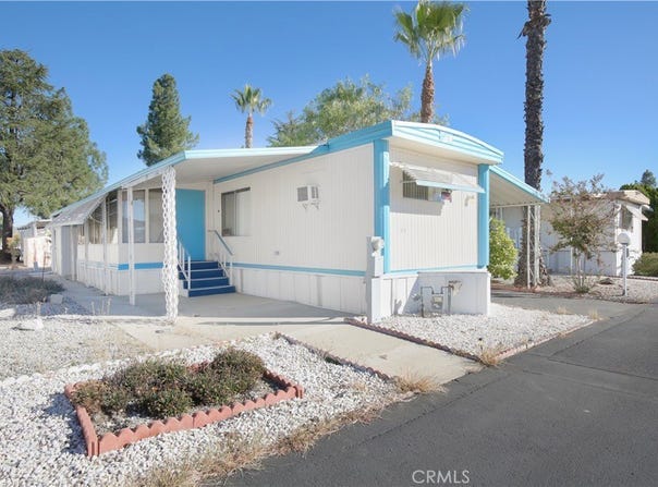 725 W Thornton, Hemet, CA 92543