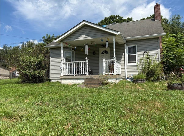 640 Saxonburg Blvd, Clinton Twp, PA 16056