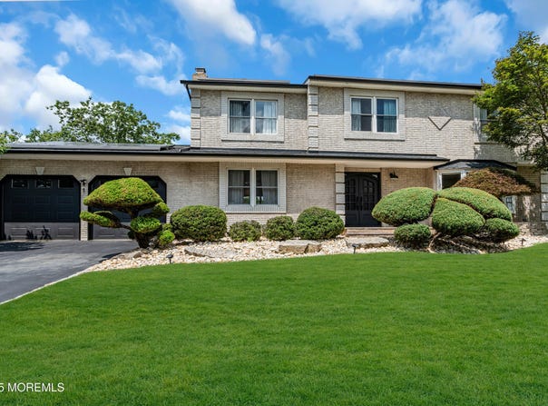 1 Pheasant Drive, Marlboro, NJ 07746