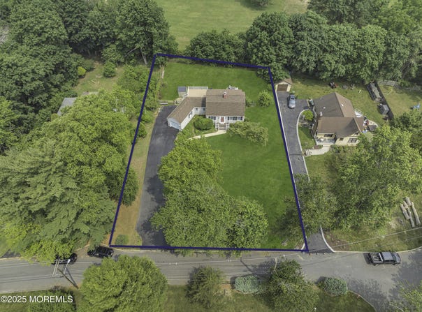 7 Elizabeth Parkway, Eatontown, NJ 07724