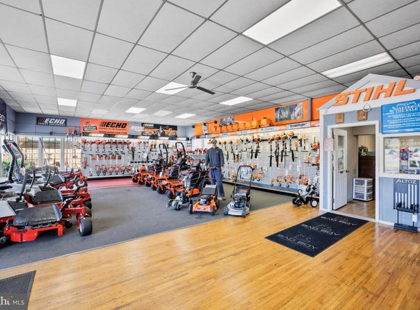 9800 S CONGRESS STREET, NEW MARKET, VA 22844