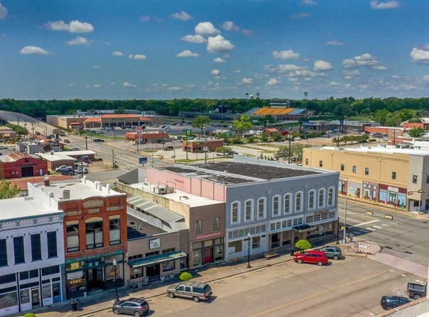 210 W Main, Denison, TX 75020