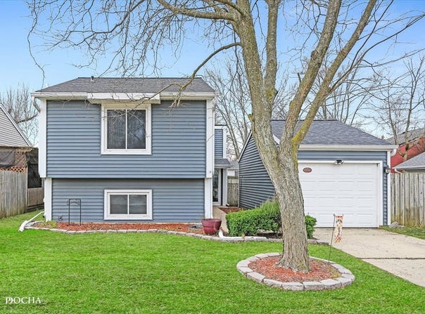 30w021 Danbury Drive, Warrenville, IL 60555