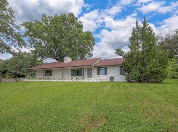 7146 Parallel Parkway, Kansas City, KS 66112