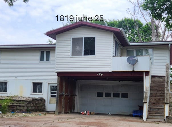 1819 N Foster St, Mitchell, SD 57301
