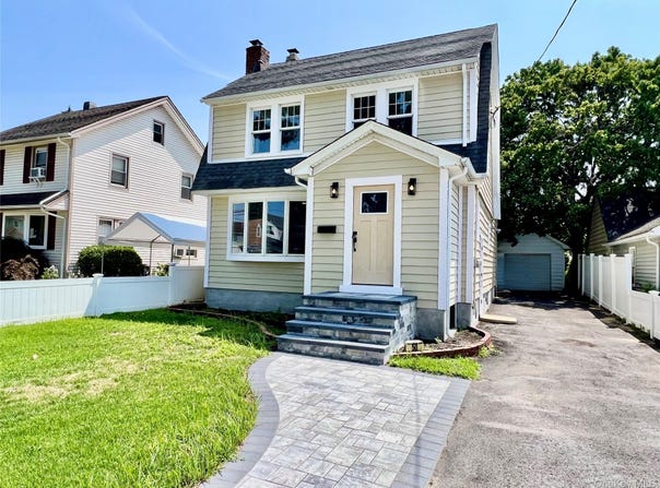 50 E Saint Marks Place, Valley Stream, NY 11580