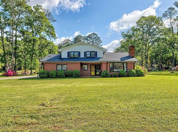 26 Hartford Heights Street, Newberry, SC 29108