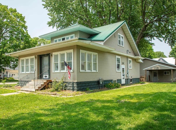 220 W Greene Street, Clarksville, IA 50619
