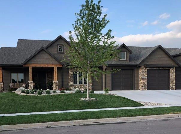 1408 S Sugar Maple Dr, Sioux Falls, SD 57110