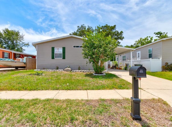1352 CEDAR BLUFF, DAYTONA BEACH, FL 32117