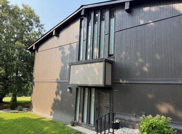 60 Lausanne Ct, Lake Geneva, WI 53147