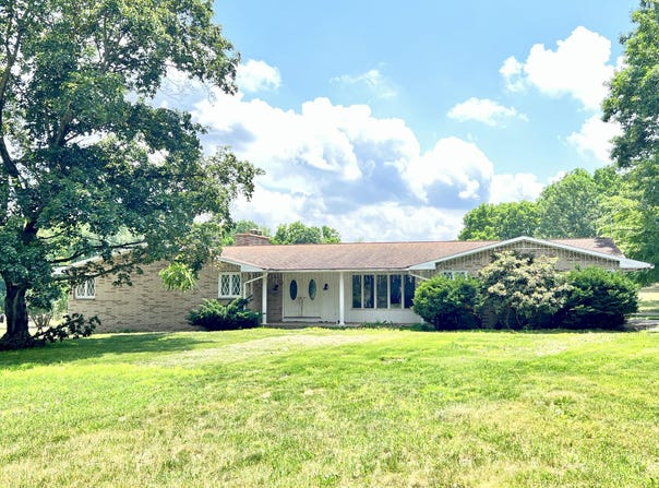 786 Indian Lakes Road NW, Sparta, MI 49345