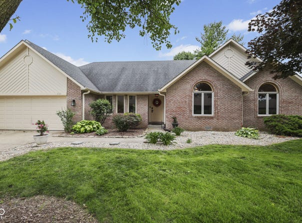 5591 Royal Troon Way, Avon, IN 46123
