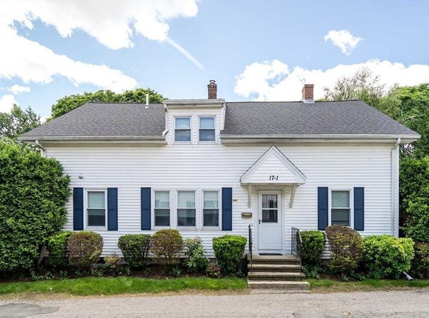 17-1 Parkers Ln, Waltham, MA 02453