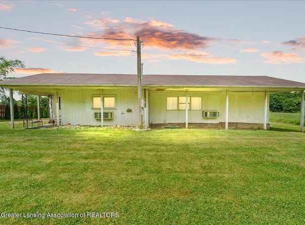 2243 Hubbard Road, Charlotte, MI 48813