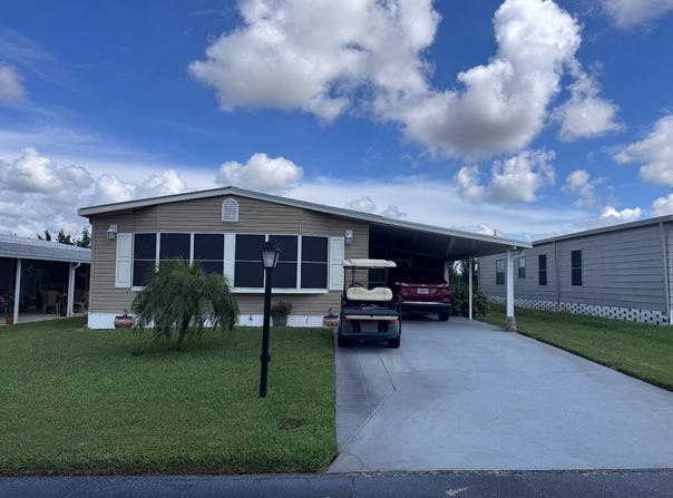 319 YELLOW WILLOW, SEBRING, FL 33876