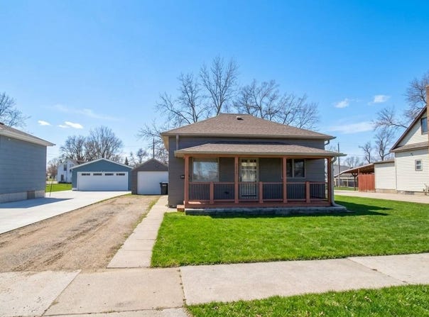 1814 17th St., Rock Valley, IA 51247