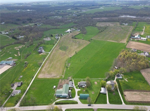 16231 Burton Windsor Road, Middlefield, OH 44062