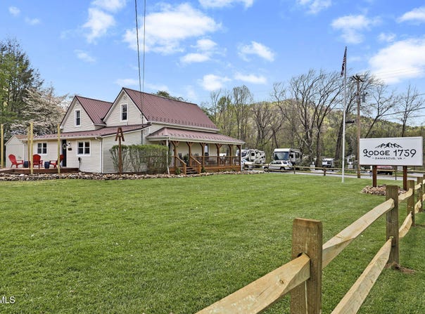 100 South Railroad Avenue, Damascus, VA 24236