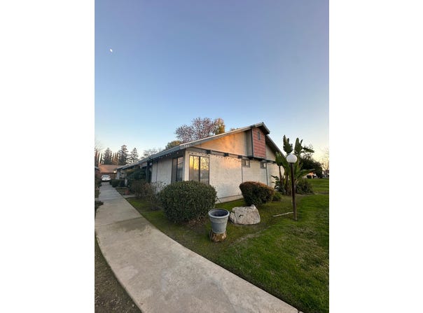 844 S Linwood Street, Visalia, CA 93277
