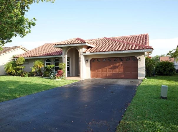 8950 NW 45th CT, Coral Springs, FL 33065