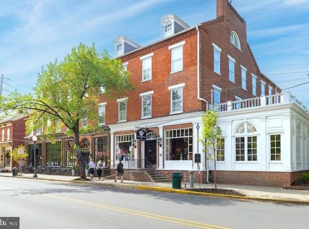319 N BROAD STREET, LITITZ, PA 17543