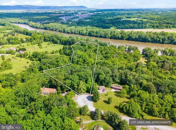 GIDEON LANE, FALLING WATERS, WV 25419