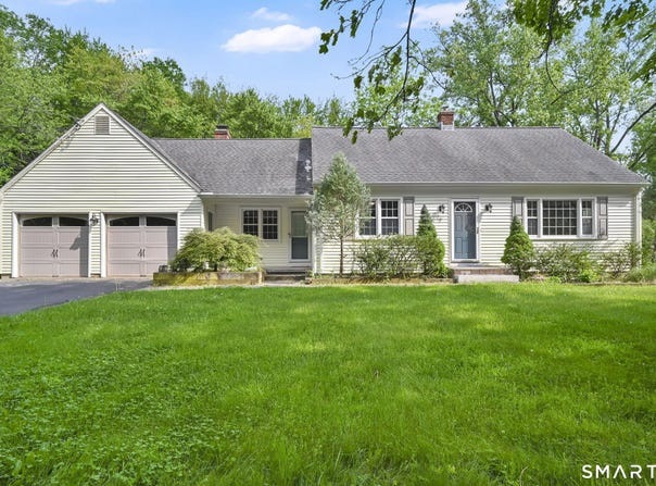 29 Burr Road, Bloomfield, CT 06002